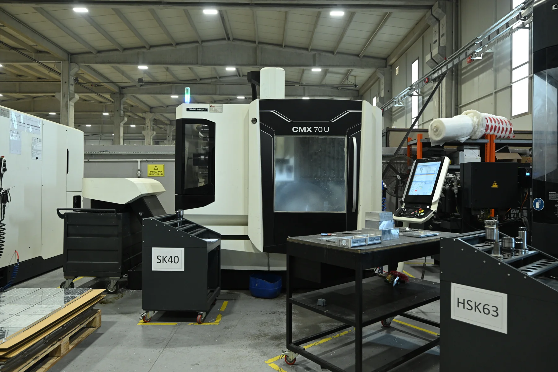 DMG MORI CNC işleme merkezi